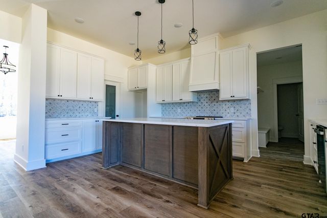 21053 County Road 26, Tyler, TX 75705