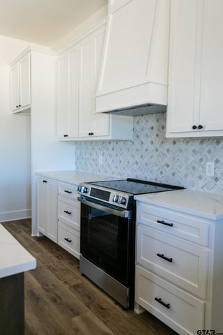 21053 County Road 26, Tyler, TX 75705