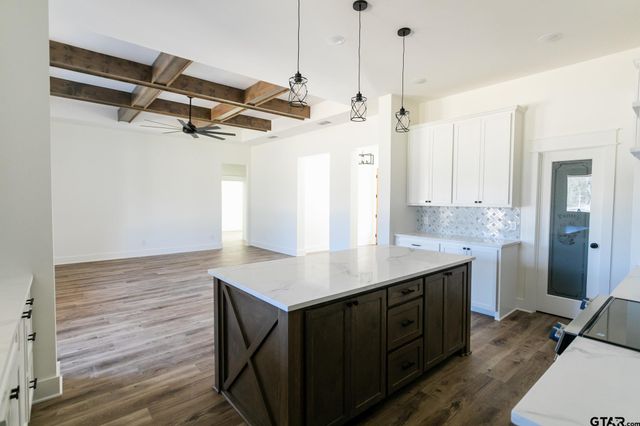 21053 County Road 26, Tyler, TX 75705
