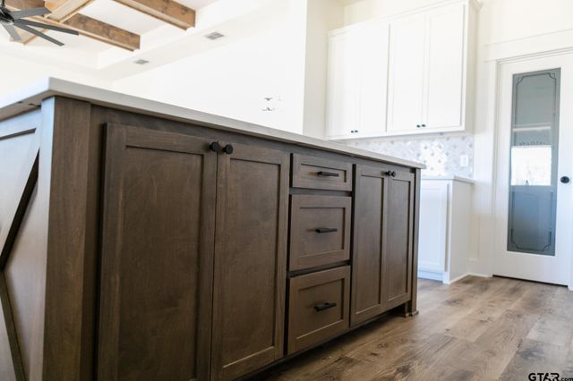 21053 County Road 26, Tyler, TX 75705