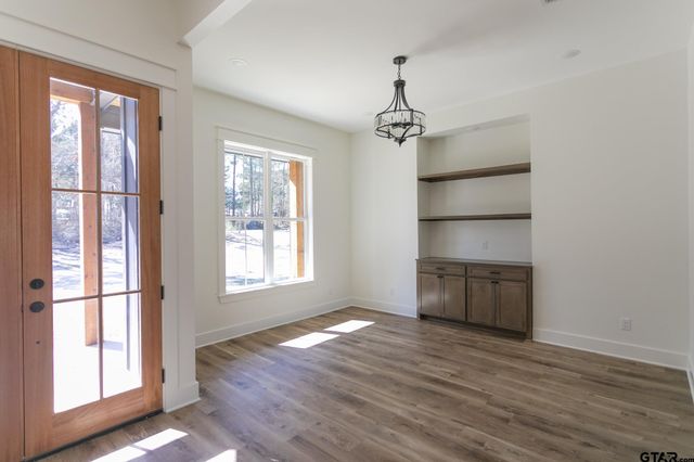 21053 County Road 26, Tyler, TX 75705