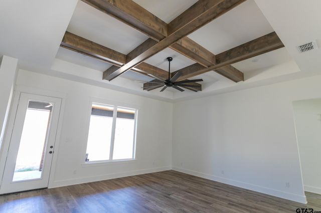 21053 County Road 26, Tyler, TX 75705
