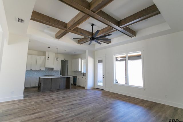 21053 County Road 26, Tyler, TX 75705