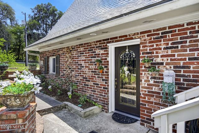 1099 LAKE ASBURY Drive, Green Cove Springs, FL 32043