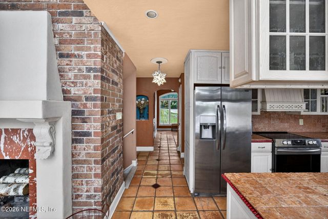 1099 LAKE ASBURY Drive, Green Cove Springs, FL 32043