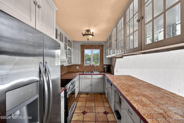 1099 LAKE ASBURY Drive, Green Cove Springs, FL 32043