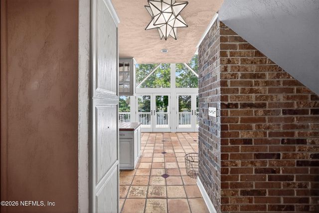 1099 LAKE ASBURY Drive, Green Cove Springs, FL 32043