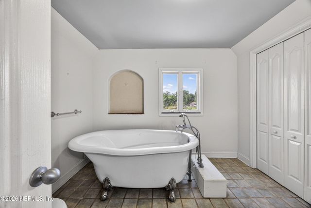 1099 LAKE ASBURY Drive, Green Cove Springs, FL 32043