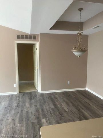 11758 Farmington Road, Livonia, MI 48150