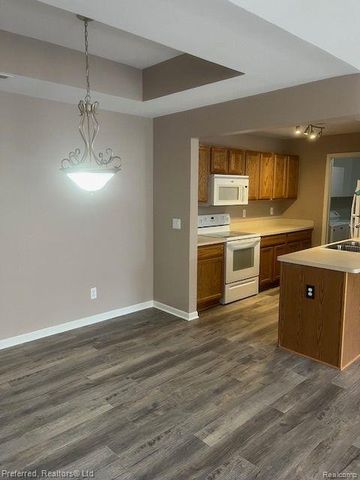 11758 Farmington Road, Livonia, MI 48150