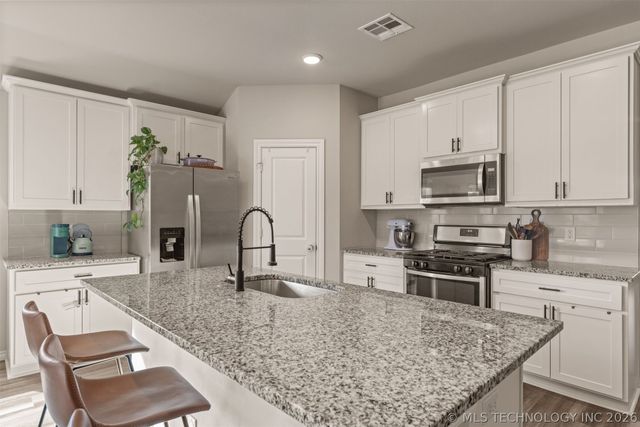 7245 E 154th Street S, Bixby, OK 74008