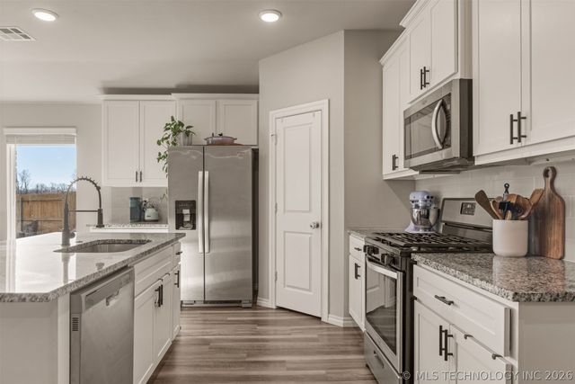 7245 E 154th Street S, Bixby, OK 74008