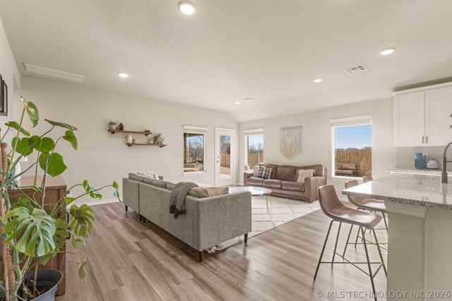 7245 E 154th Street S, Bixby, OK 74008