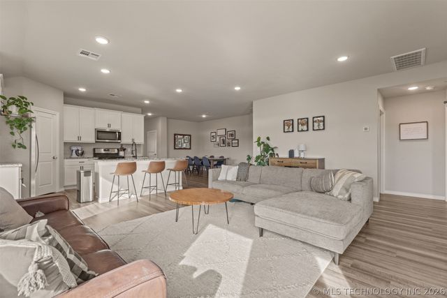 7245 E 154th Street S, Bixby, OK 74008