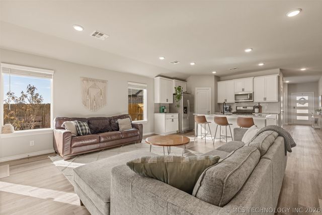 7245 E 154th Street S, Bixby, OK 74008