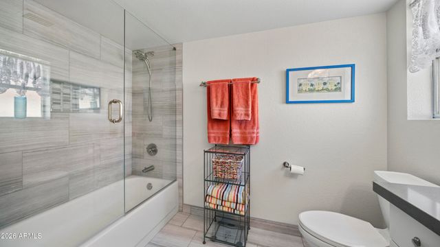 8621 S MAPLE Avenue, Tempe, AZ 85284