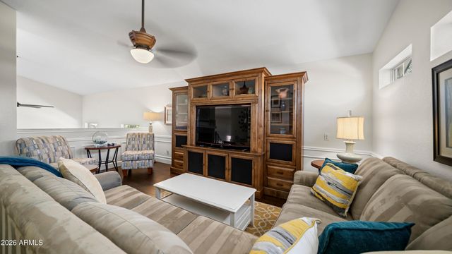 8621 S MAPLE Avenue, Tempe, AZ 85284