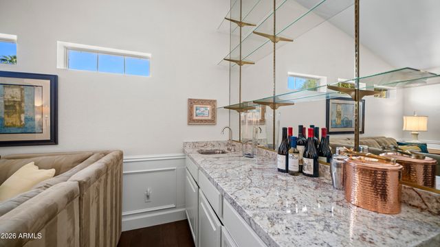 8621 S MAPLE Avenue, Tempe, AZ 85284