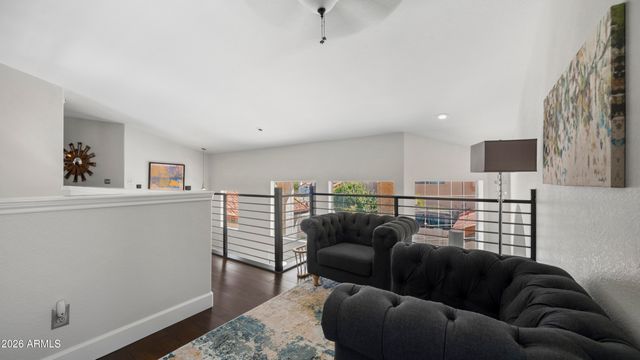 8621 S MAPLE Avenue, Tempe, AZ 85284