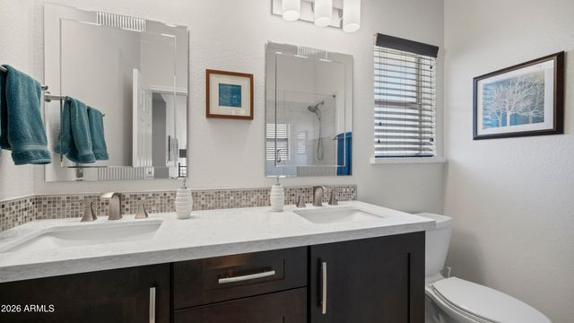 8621 S MAPLE Avenue, Tempe, AZ 85284