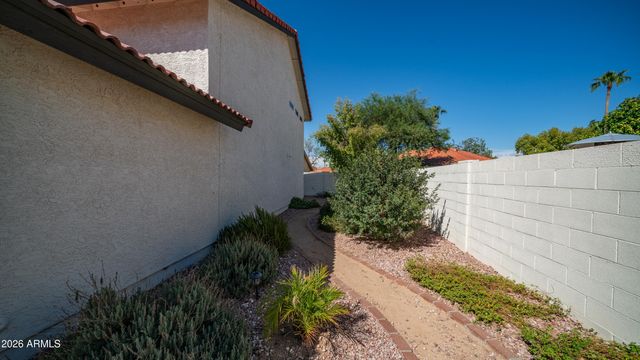 8621 S MAPLE Avenue, Tempe, AZ 85284