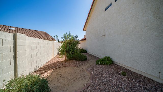 8621 S MAPLE Avenue, Tempe, AZ 85284