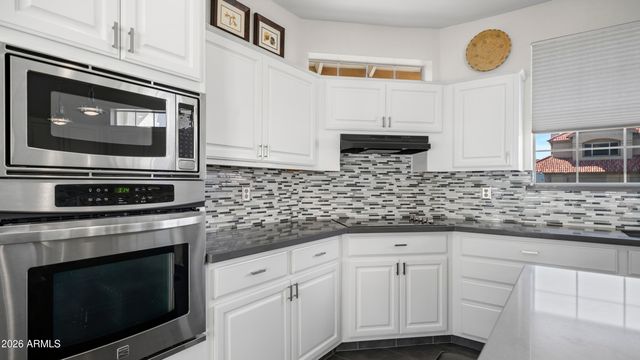 8621 S MAPLE Avenue, Tempe, AZ 85284