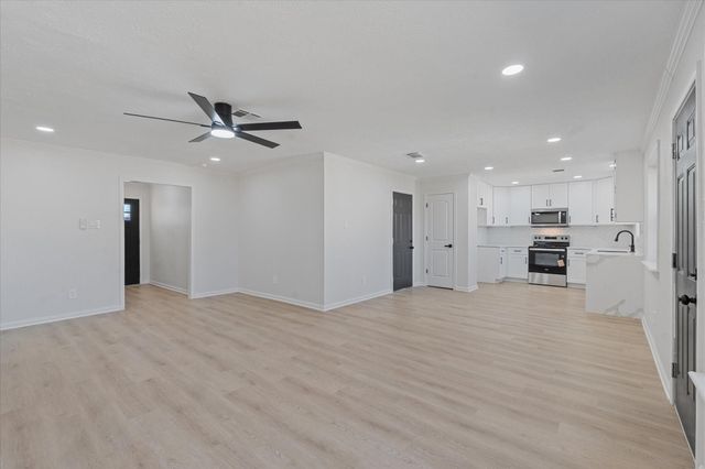 9803 Wren Street, La Porte, TX 77571