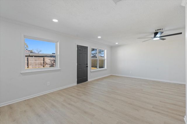 9803 Wren Street, La Porte, TX 77571