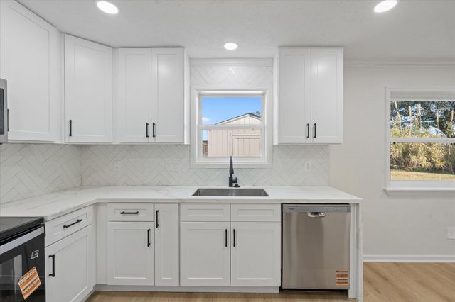 9803 Wren Street, La Porte, TX 77571