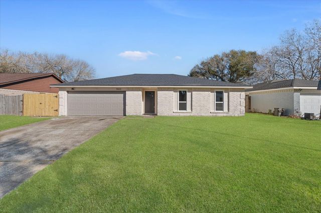 9803 Wren Street, La Porte, TX 77571