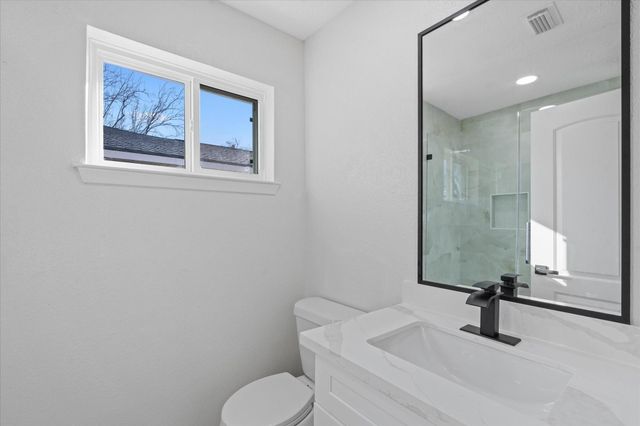 9803 Wren Street, La Porte, TX 77571