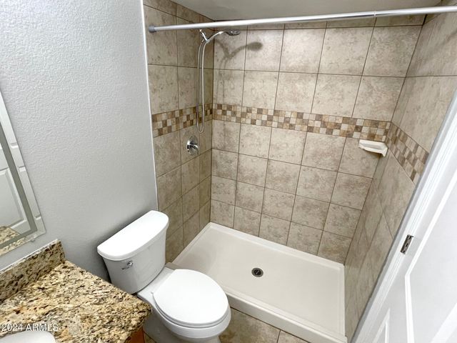 1241 E MEDLOCK Drive 210, Phoenix, AZ 85014