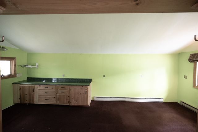 84 Hemlock Dr, Fitchburg, MA 01420