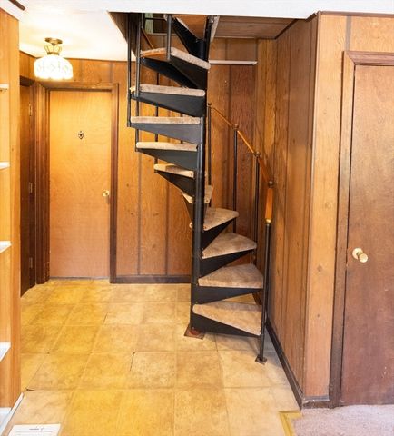 84 Hemlock Dr, Fitchburg, MA 01420