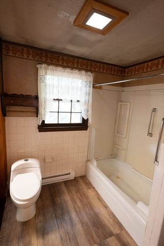84 Hemlock Dr, Fitchburg, MA 01420
