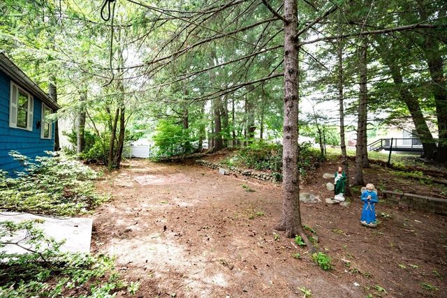 84 Hemlock Dr, Fitchburg, MA 01420