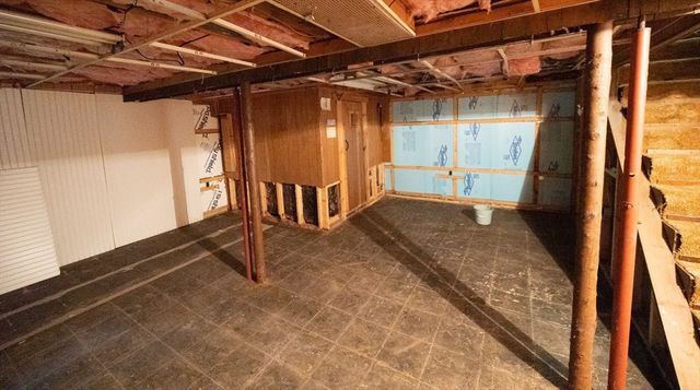 84 Hemlock Dr, Fitchburg, MA 01420