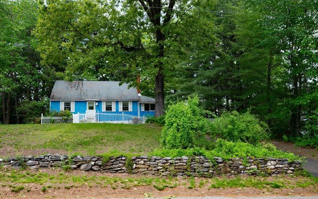 84 Hemlock Dr, Fitchburg, MA 01420