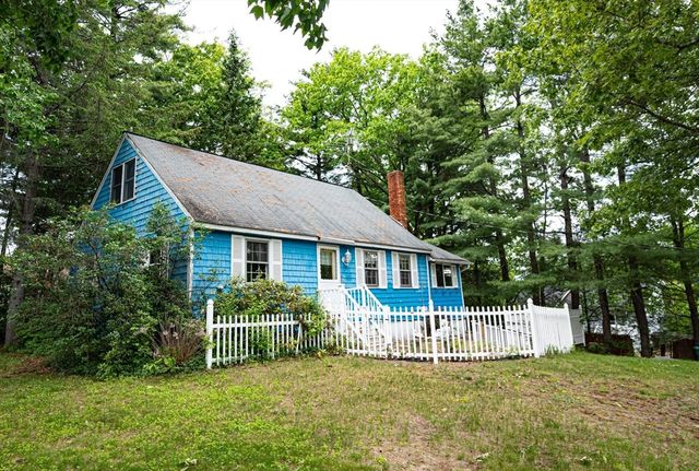 84 Hemlock Dr, Fitchburg, MA 01420