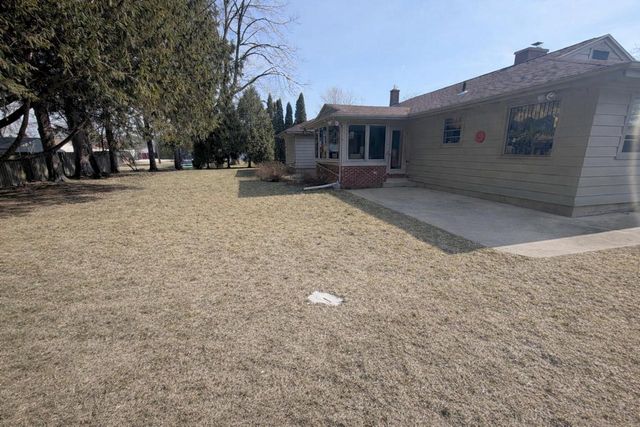 1616 Ahrens STREET, Manitowoc, WI 54220