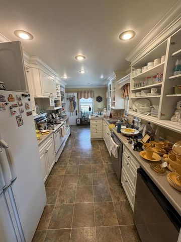 1616 Ahrens STREET, Manitowoc, WI 54220