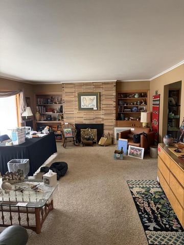 1616 Ahrens STREET, Manitowoc, WI 54220