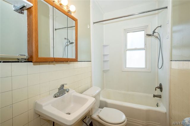 734 Willow Avenue, Niagara Falls, NY 14305