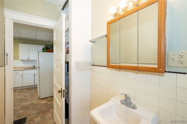 734 Willow Avenue, Niagara Falls, NY 14305