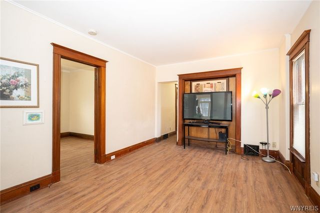 734 Willow Avenue, Niagara Falls, NY 14305