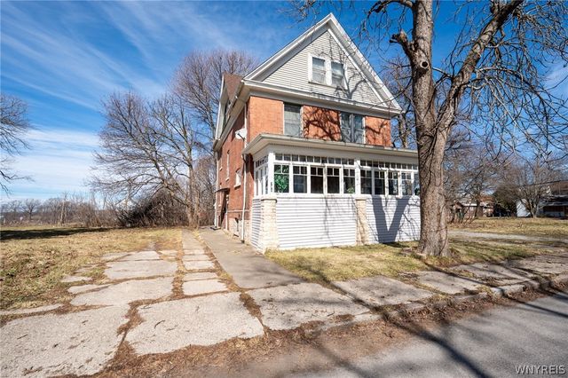 734 Willow Avenue, Niagara Falls, NY 14305