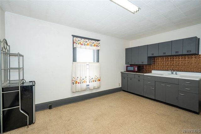 734 Willow Avenue, Niagara Falls, NY 14305