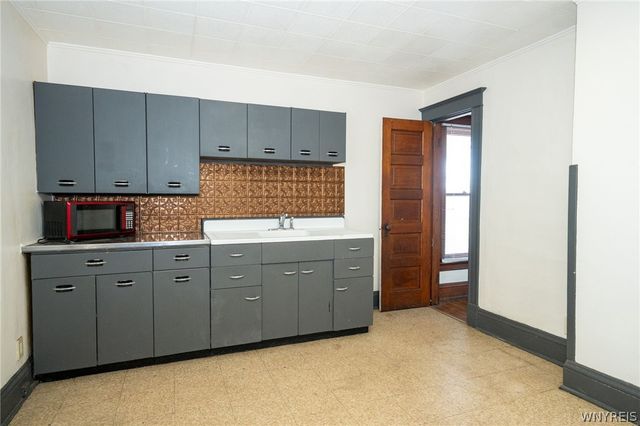 734 Willow Avenue, Niagara Falls, NY 14305