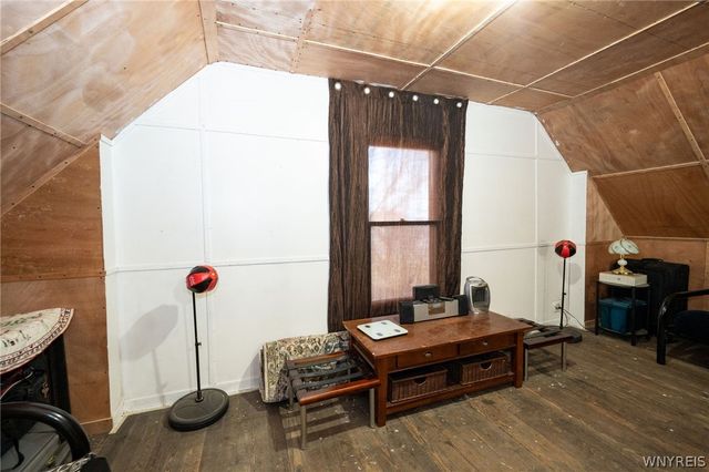 734 Willow Avenue, Niagara Falls, NY 14305